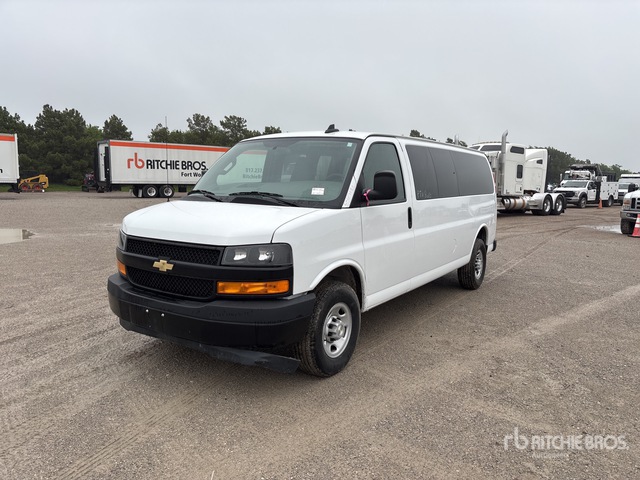 2023 Chevrolet Express 3500 2023 Chevrolet Express 3500 Passenger Van