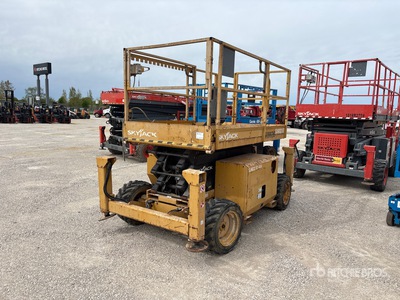 2015 Skyjack SJ6832RT 4x4 Diesel Scissor Lift