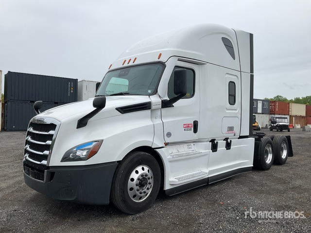 2021 Freightliner Cascadia 126 6x4 T/A Sleeper Truck Tractor