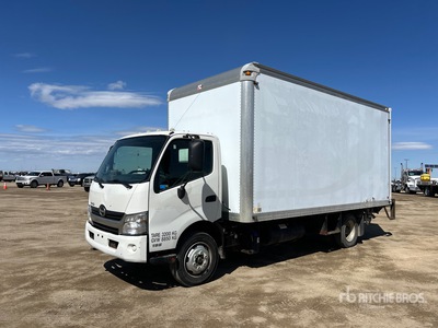 2013 Hino 195 4x2 Van Truck