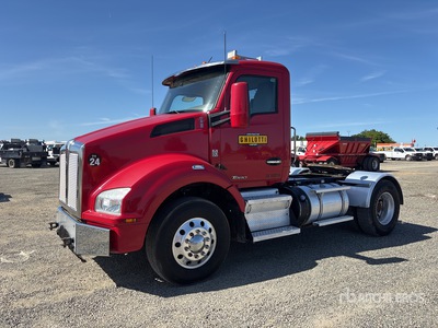 2017 Kenworth T880 4x2 S/A Day Cab Truck Tractor