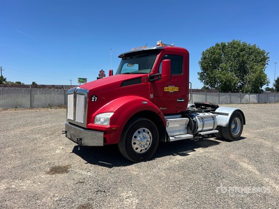 2017 Kenworth T880 4x2 S/A Day Cab Truck Tractor