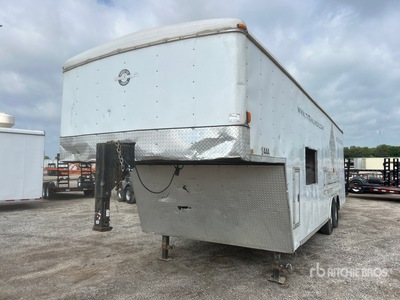 2011 Carry-On GNCGR14K 32 ft T/A Gooseneck Enclosed Trailer