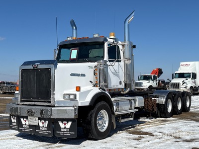 2000 Western Star 4986SX 8x6 Ciągnik siodłowy z kabiną dzienną Tri/A