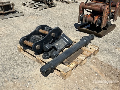 Quick coupler and cylinder for thumb