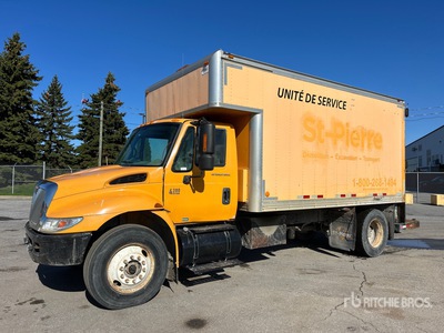 2003 International 4300 4x2 Utility Truck