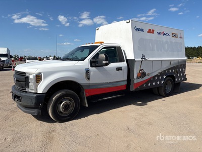 2018 Ford F-350 XL 4x2 Utility Truck