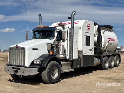 2013 Tornado F4SL on 2014 Kenworth T800 8x6 Sleeper Vacuüm Graafmachine