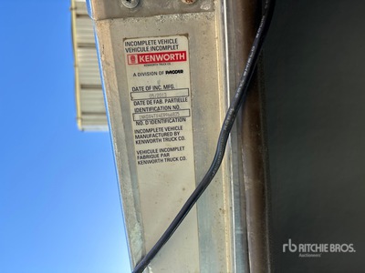 2014 Kenworth T800 8x6 Vacuum Tanker Truck