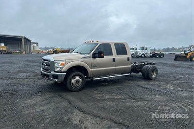 2011 Ford F-350 XLT 4x4 Crew Cab Cabina y chasis