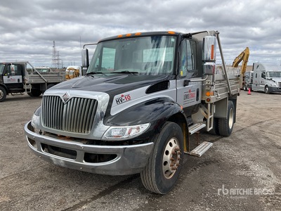 2005 International 4300 SBA 2-Achs Kipper-Lkw