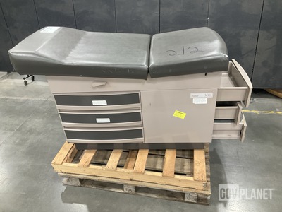 Midmark Ritter 300 Examination Table