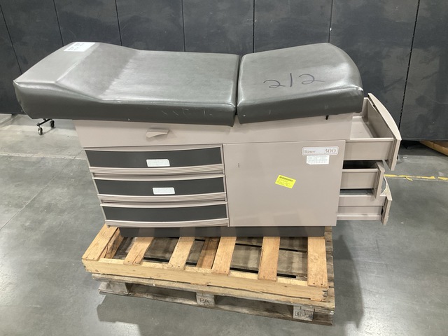 Midmark Ritter 300 Examination Table