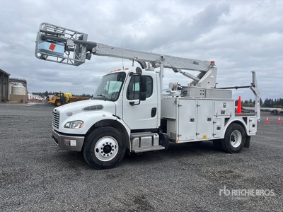 Altec T40 35 ft on 2016 Freightliner M2 106 4x2 Cable Placer 高所作業車