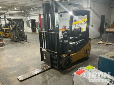 2022 Cat 2ET3500 3180 lb Electric Forklift