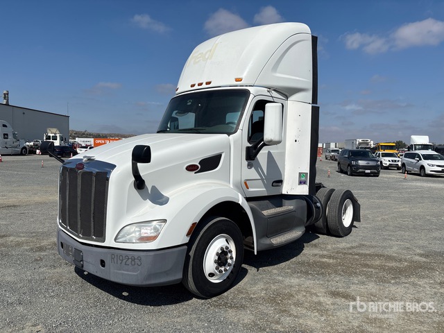 2017 PETERBILT 579