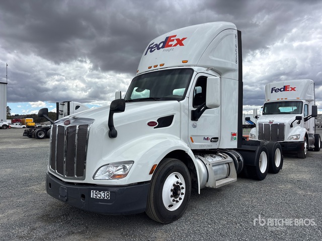 2017 PETERBILT 579