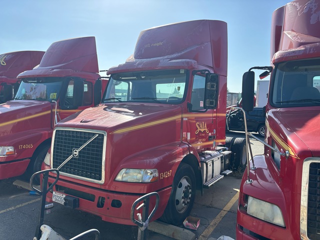 2014 Volvo VNM42T S/A Day Cab Truck Tractor (Inoperable)