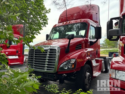 2018 Freightliner Cascadia 113 4x2 S/A Day Cab Truck Tractor