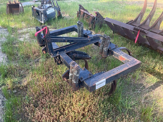 Massey Ferguson 50 in 3-Point Chisel Plow Massey Ferguson 50 in 3-Point Chisel Plow