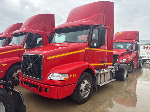 2016 Volvo VNM42T 4x2 S/A Day Cab Truck Tractor (Inoperable)