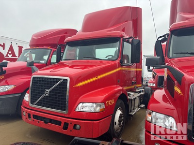 2017 Volvo VNM42T 4x2 Day Cab Prime Mover
