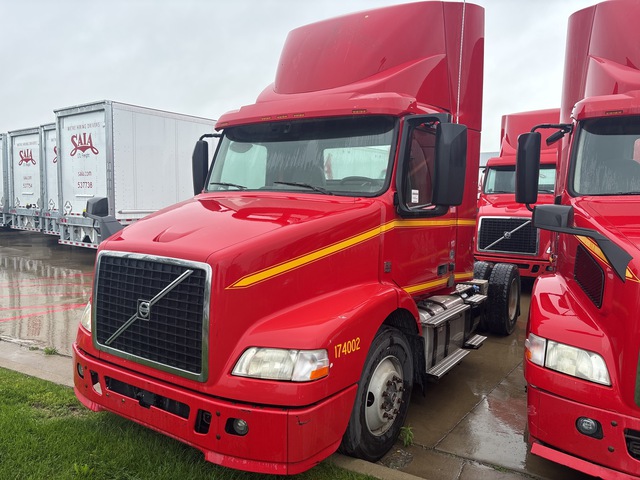 2017 Volvo VNM42T 4x2 S/A Day Cab Truck Tractor (Inoperable)
