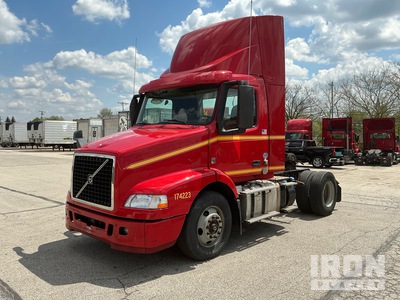 2017 Volvo VNM42T 4x2 S/A Dagcabine Trekker