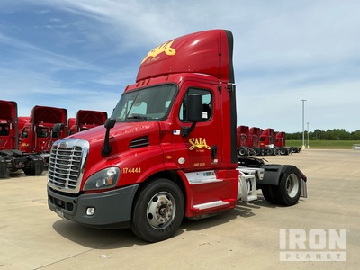2017 Freightliner Cascadia 113 4x2 S/A Day Cab Truck Tractor
