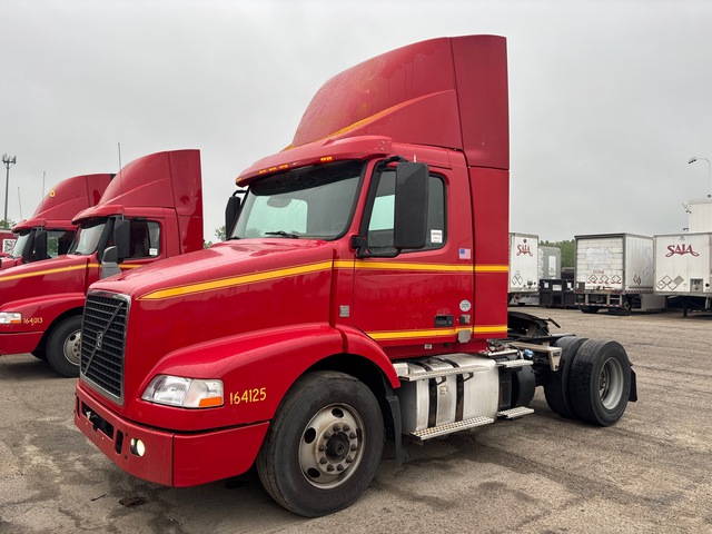 2016 Volvo VNM42T 4x2 S/A Day Cab Truck Tractor