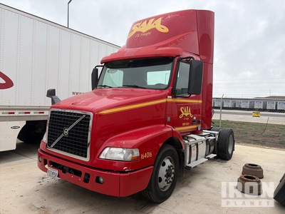 2016 Volvo VNM42T 4x2 S/A Dagcabine Trekker