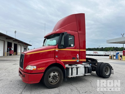2016 Volvo VNM42T 4x2 Cabeza Tractora Cabina Corta