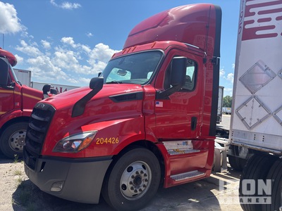 2020 Freightliner CA113 4x2 S/A Day Cab Truck Tractor