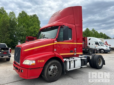 2017 Volvo VNM42T 4x2 Cabeza Tractora Cabina Corta