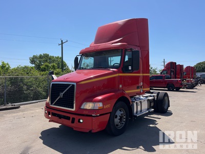 2016 Volvo VNM42T 4x2 S/A Dagcabine Trekker