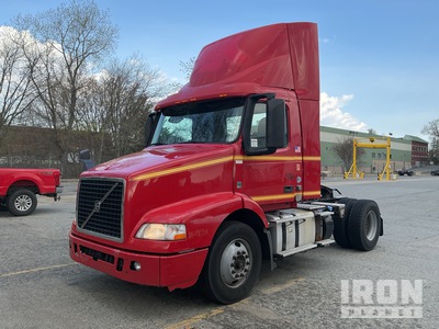 2016 Volvo VNM42T 4x2 Cabeza Tractora Cabina Corta