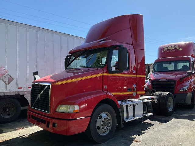2016 Volvo VNM 4x2 S/A Day Cab Truck Tractor