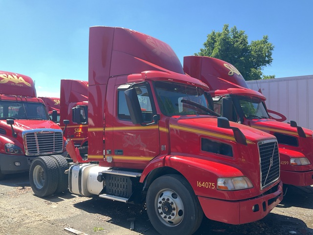 2016 Volvo VNM 4x2 S/A Day Cab Truck Tractor