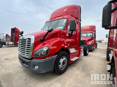 2018 Freightliner CA113 4x2 トラックトラクター（S/A） (Inoperable)