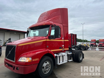 2015 Volvo VNM42T200 4x2 S/A Day Cab Truck Tractor