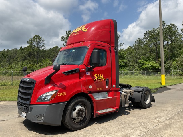2021 Freightliner Cascadia 113 4x2 S/A Day Cab Truck Tractor