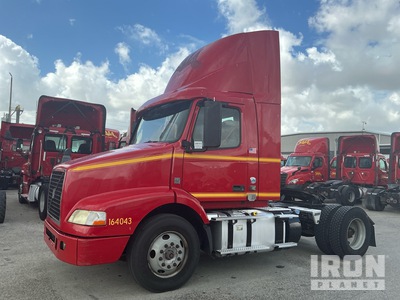 2016 Volvo VNM42T 4x2 Day Cab Prime Mover