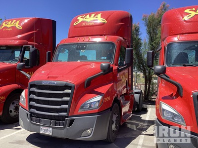 2021 Freightliner CA113 4x2 S/A Dagcabine Trekker