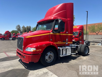 2016 Volvo VNM42T 4x2 Cabeza Tractora Cabina Corta