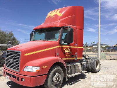 2017 Volvo VNM42T 4x2 トラックトラクター（S/A） (Inoperable)