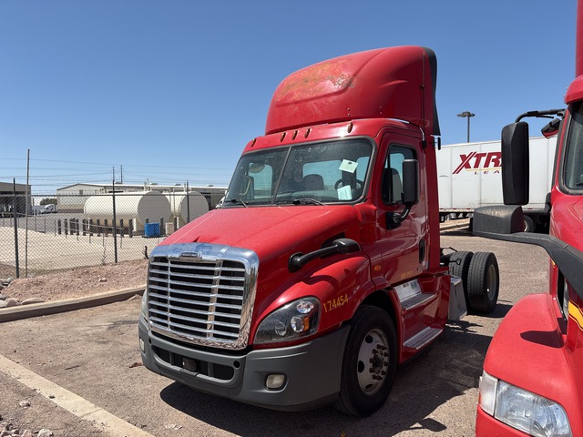 2017 Freightliner Cascadia 113 4x2 S/A Day Cab Truck Tractor (Inoperable)