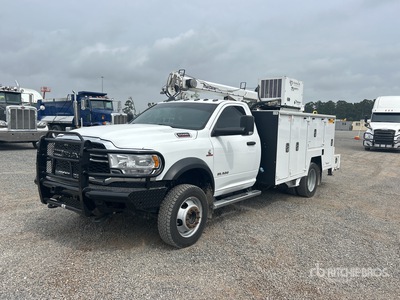 2022 Ram 5500 4x4 Camion de servicios