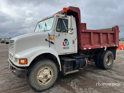 1990 International 7100 4x2 S/A Dump Truck