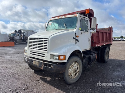 1990 International 7100 4x2 S/A Dump Truck