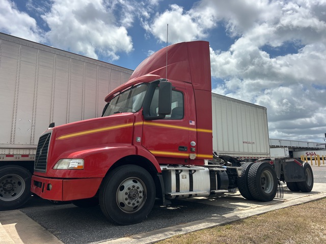2017 Volvo VNM42T 4x2 S/A Day Cab Truck Tractor